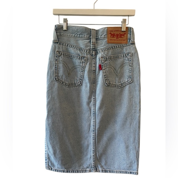 Levi’s High Waisted Denim Jean Skirt Front Slit Blue Wash Size 25 - Picture 2 of 8